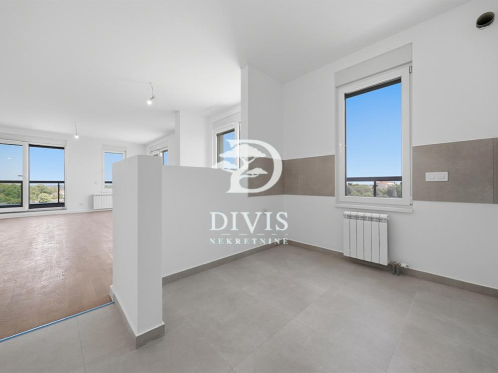 Slika 3 - Banatska, Troiposoban stan na prodaju, 109m2, 322.290€